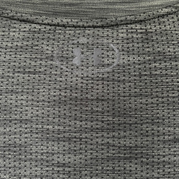 Men’s 2XL Under Armour pristine condition grey zip up. - Picture 8 of 9